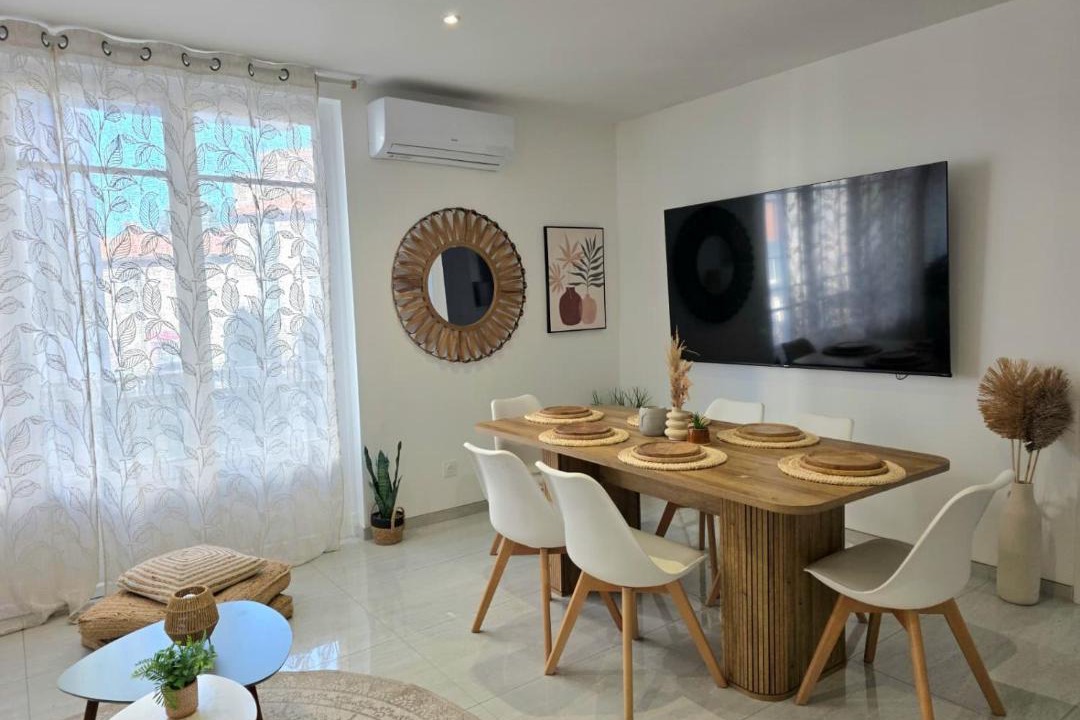 Photo of Others in Les Remparts