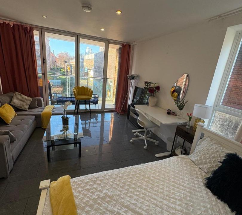 Photo of Others in Shadwell