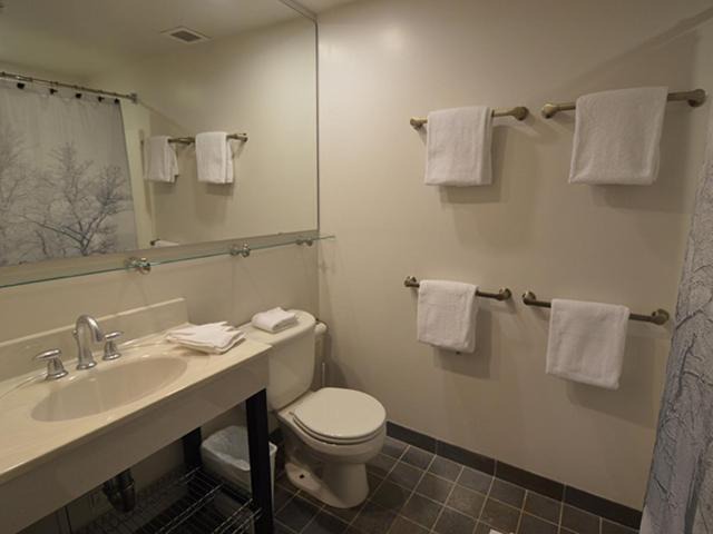 Photo of Bathroom in Edray