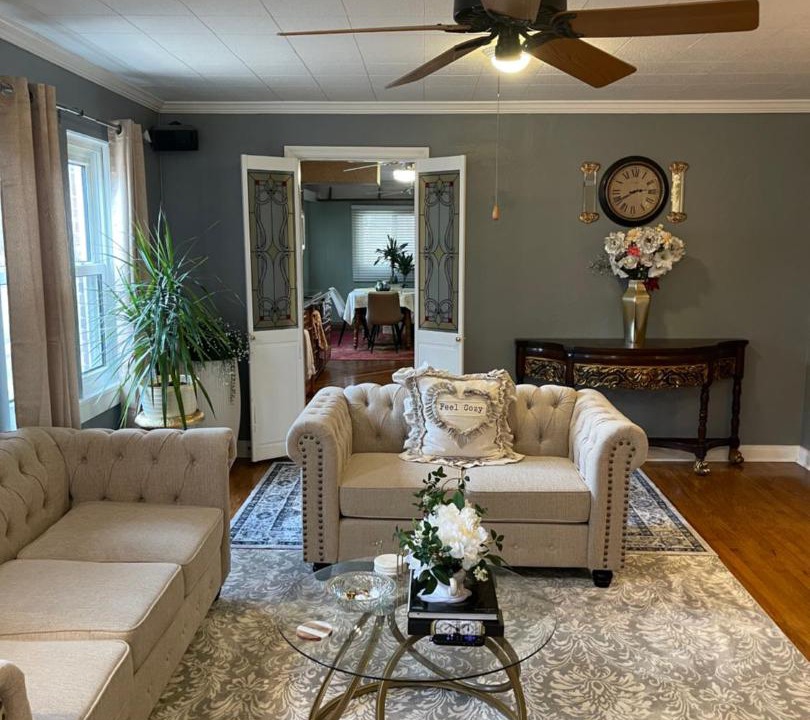 Photo of Livingroom in Airport Township