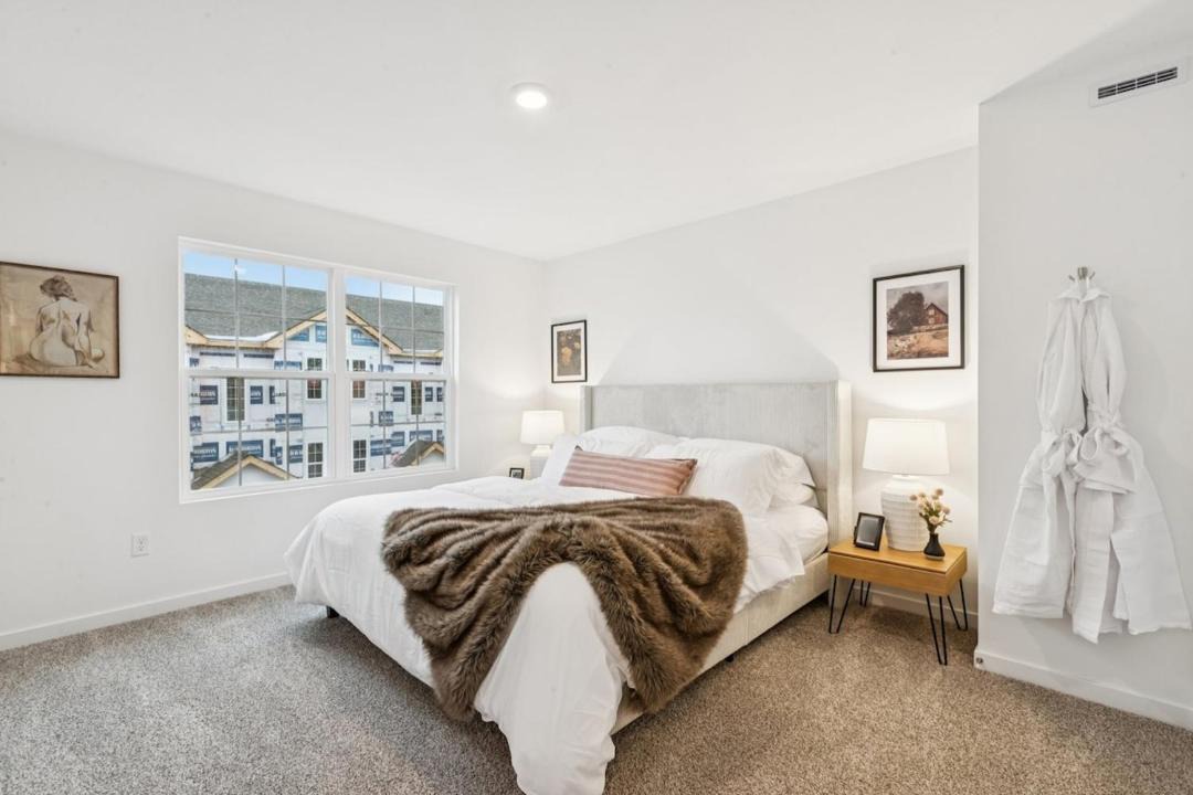 Photo of Bedroom in Solon Mills