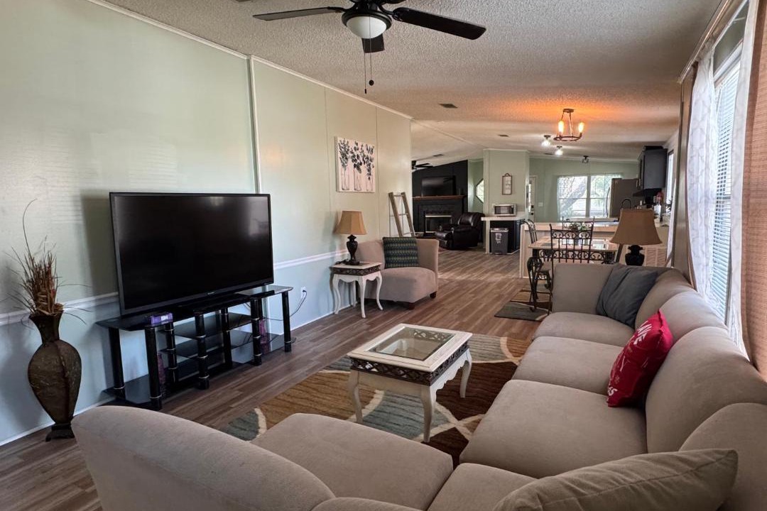 Photo of Livingroom in Moon Lake Estates