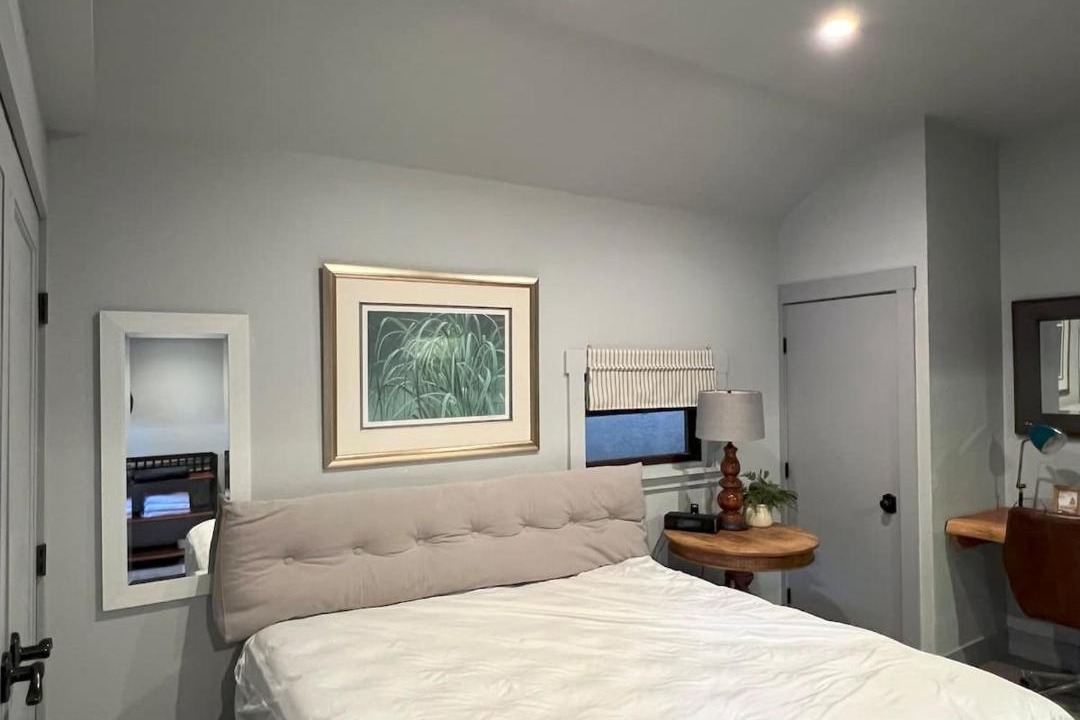 Photo of Bedroom in Upper Telegraph