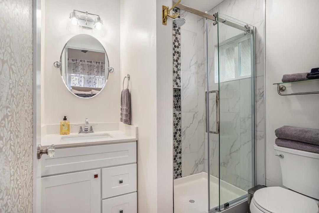 Photo of Bathroom in Upper Telegraph