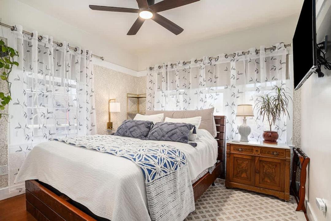 Photo of Bedroom in Upper Telegraph