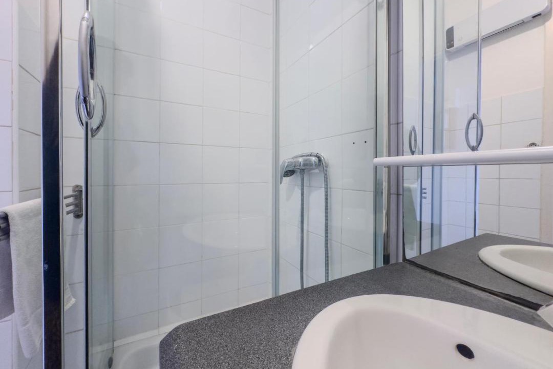 Photo of Bathroom in Secteur 4
