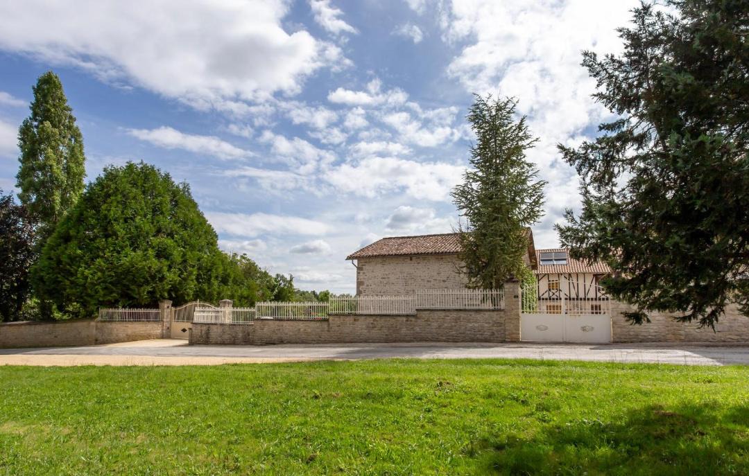 Photo of Others in Lonnes