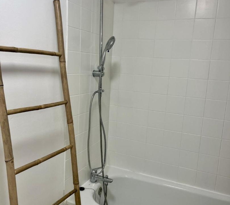 Photo of Bathroom in Lens