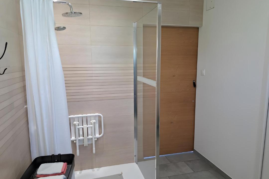 Photo of Others in Lison