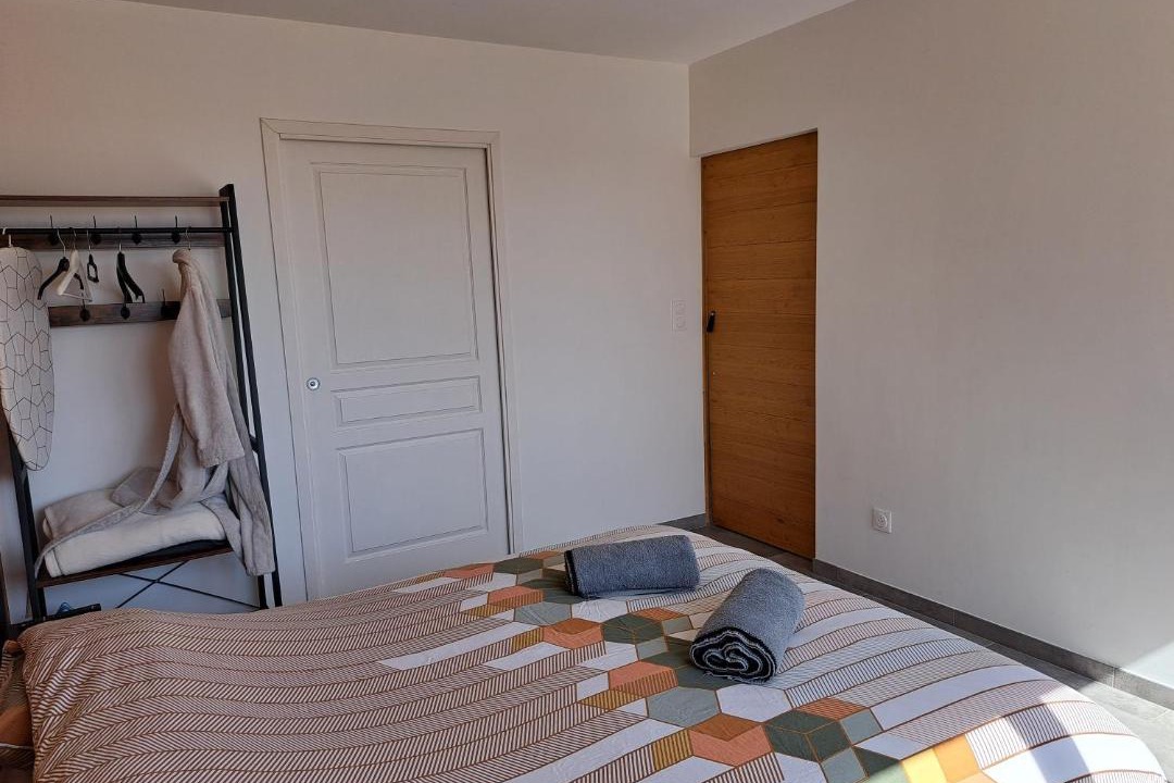 Photo of Others in Lison