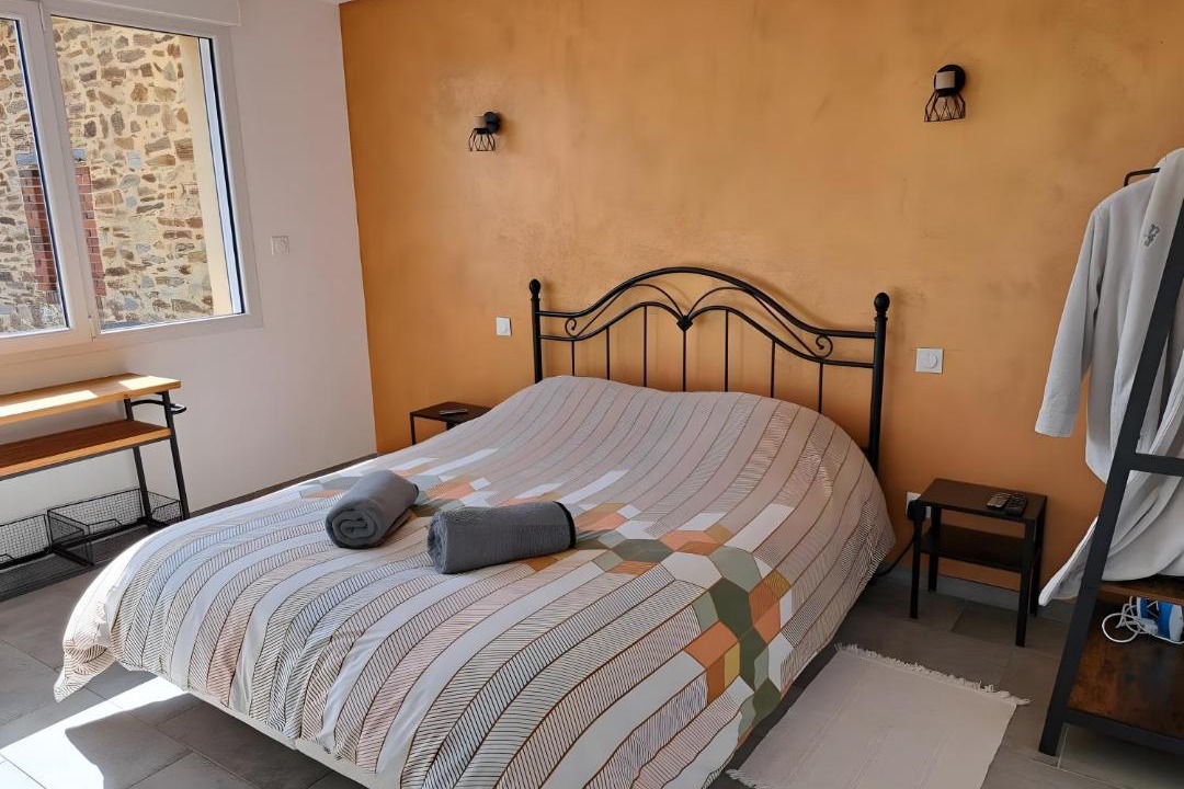 Photo of Others in Lison