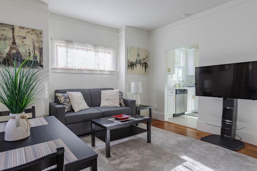 Photo of Livingroom in Poets Corner