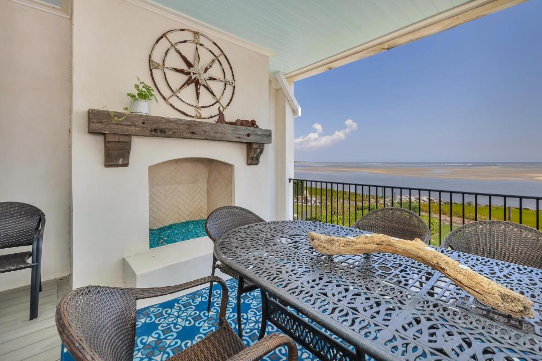 Photo of Patio Balcony in East Beach