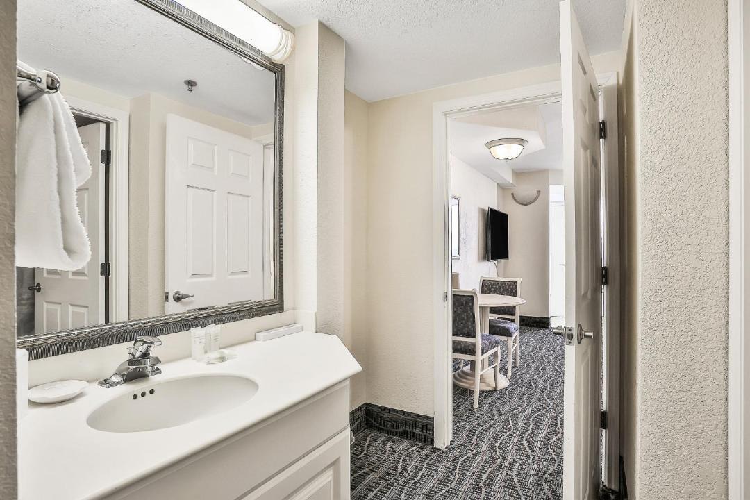 Photo of Bathroom in Ortona Park