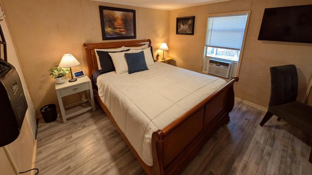 Photo of Bedroom in Lee County