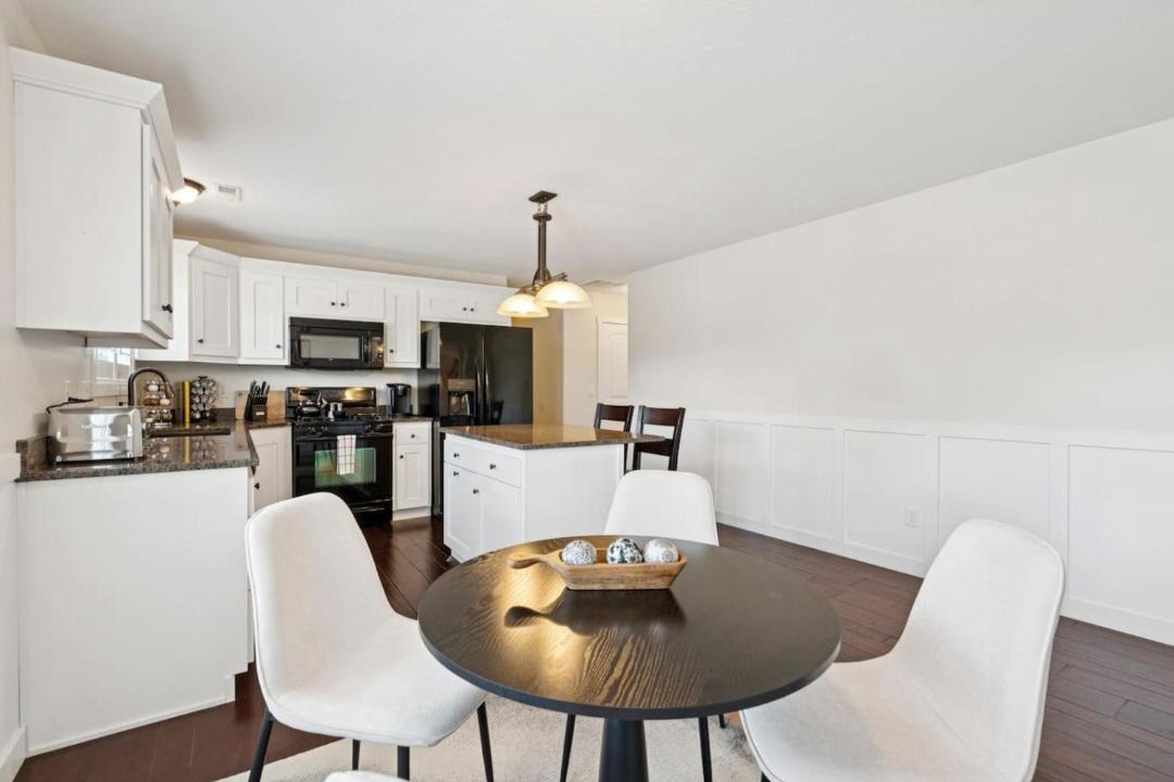 Photo of Others in Logan