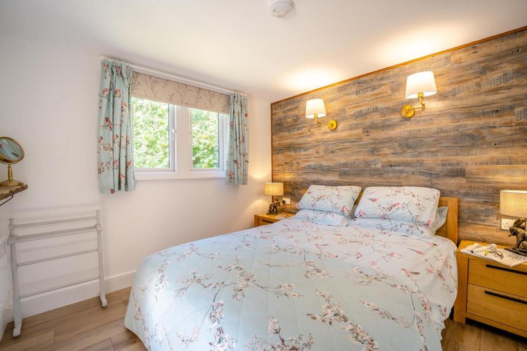 Photo of Others in Corton