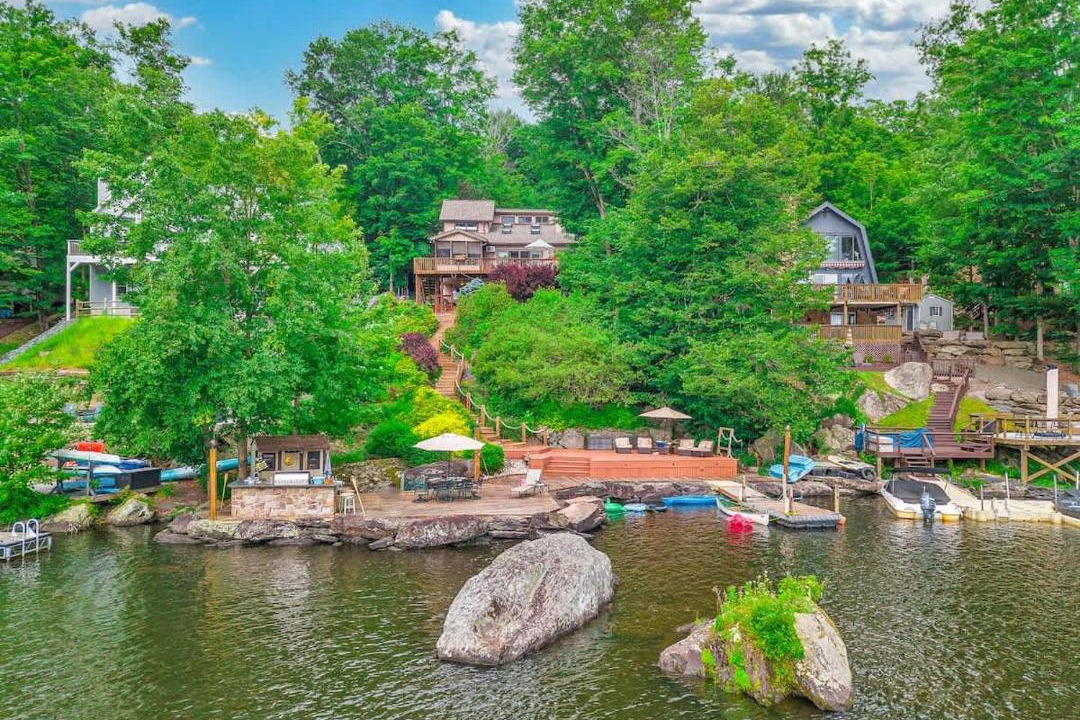 Photo of Others in Lake Ariel