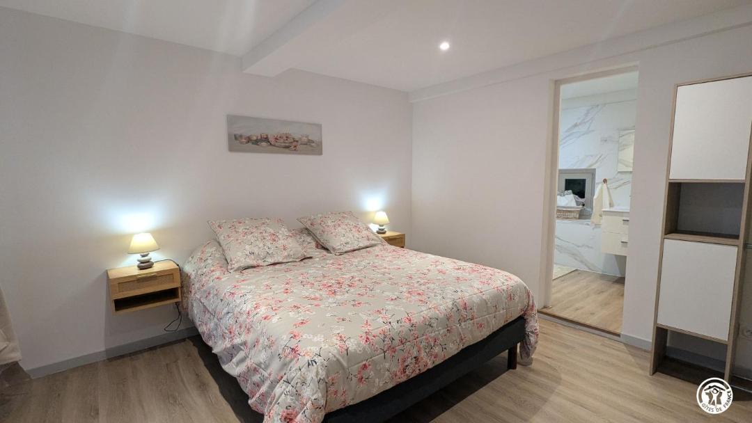 Photo of Bedroom in Epoisses