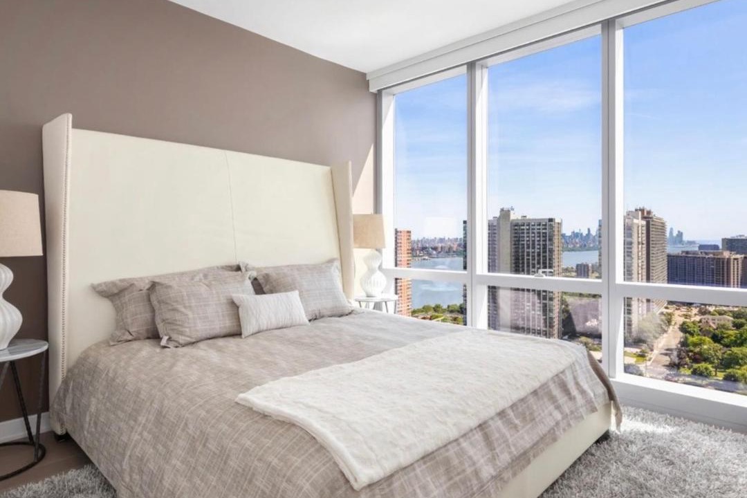 Photo of Bedroom in Fort Lee