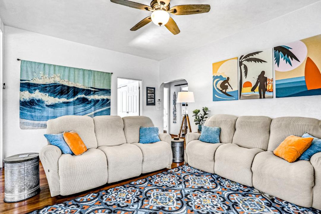 Photo of Livingroom in Edgewater