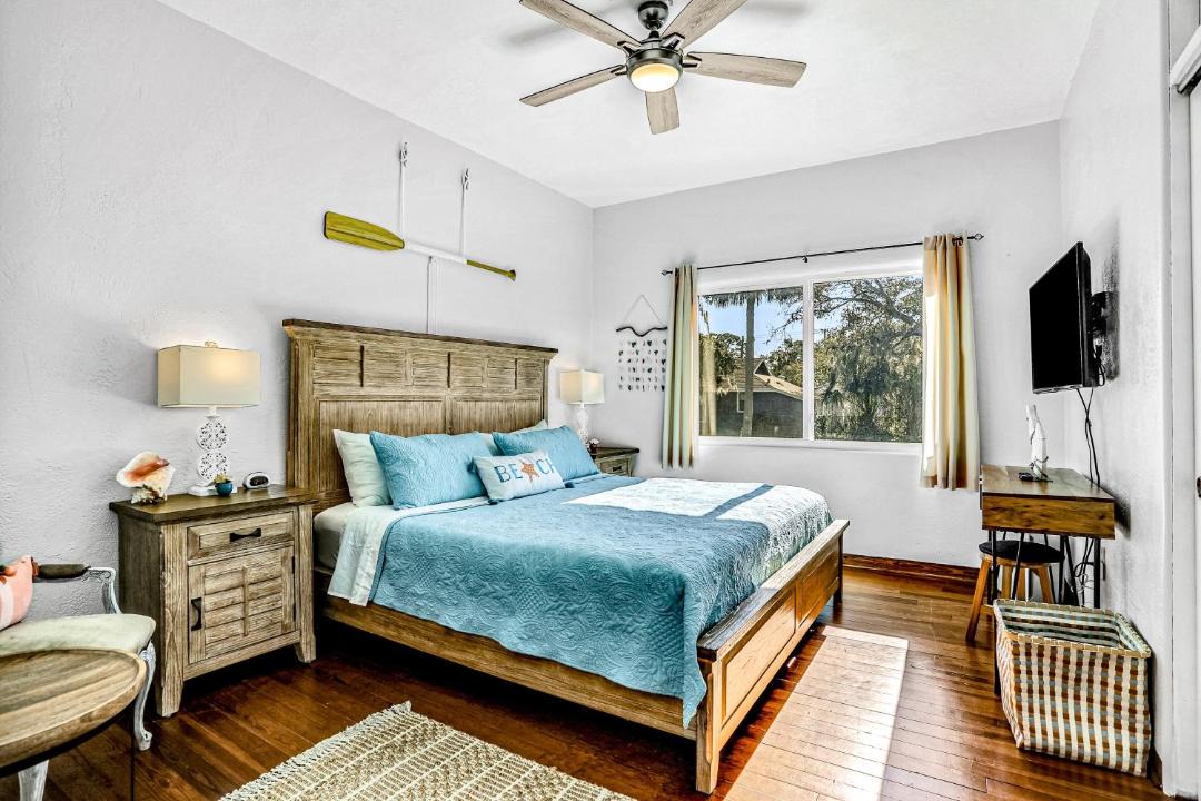 Photo of Bedroom in Edgewater