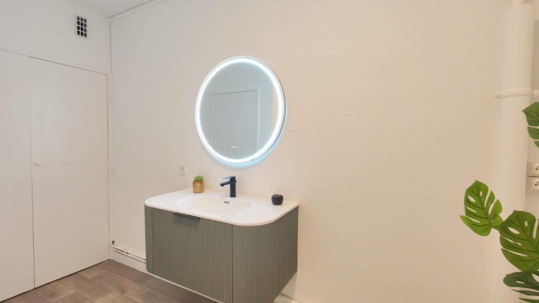 Photo of Bathroom in Centre Ville