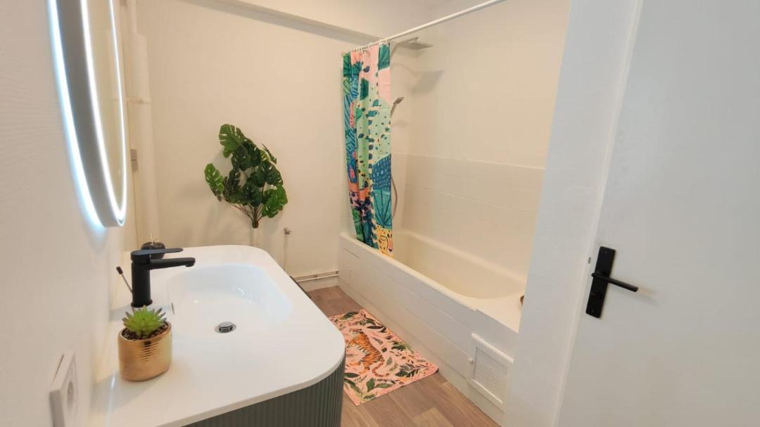 Photo of Bathroom in Centre Ville