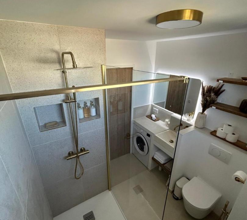 Photo of Bathroom in Plateau - Mont-Valerien