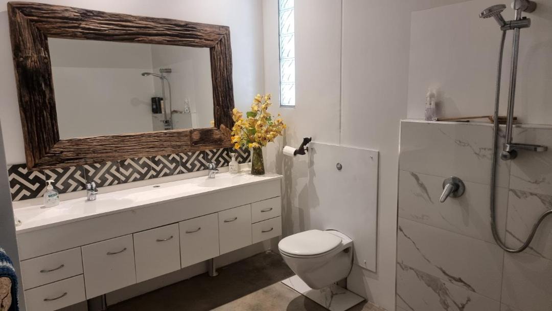 Photo of Bathroom in Mahinepua