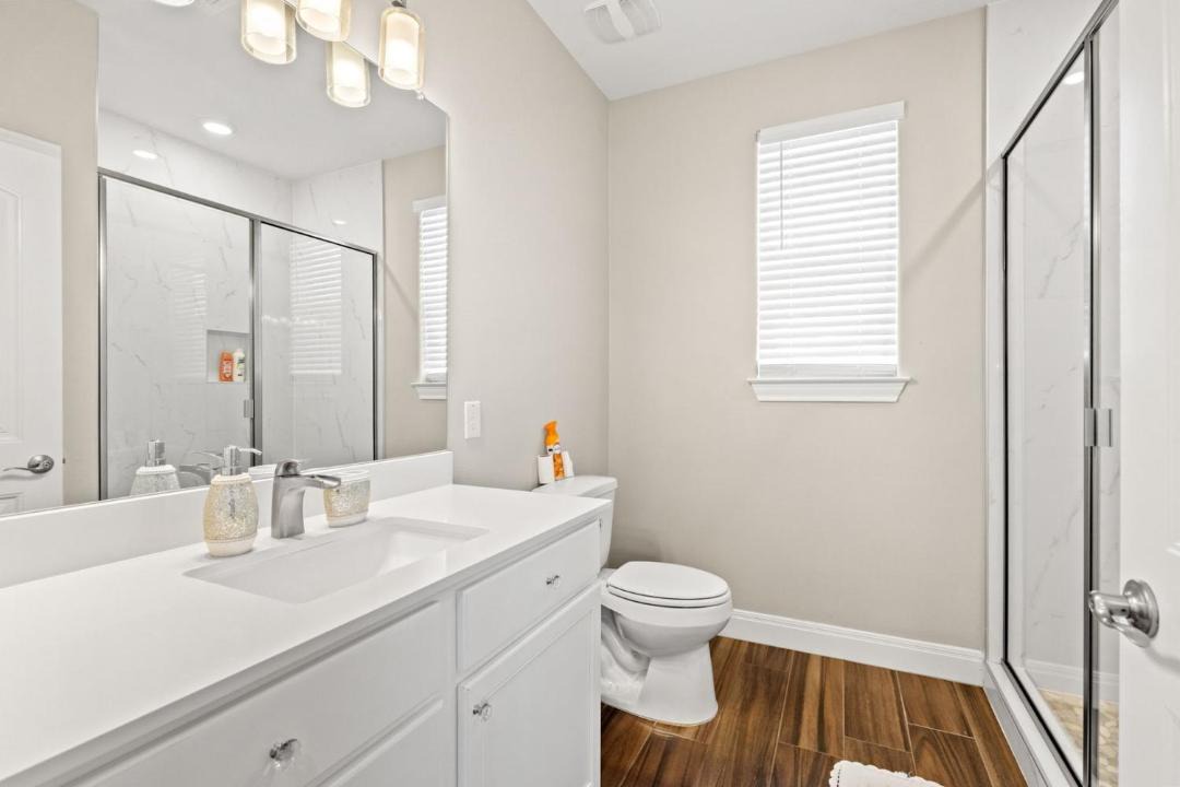 Photo of Bathroom in Montopolis