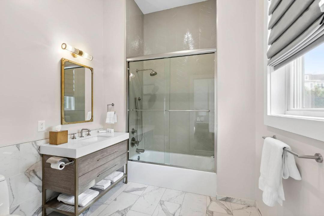 Photo of Bathroom in East Garden City