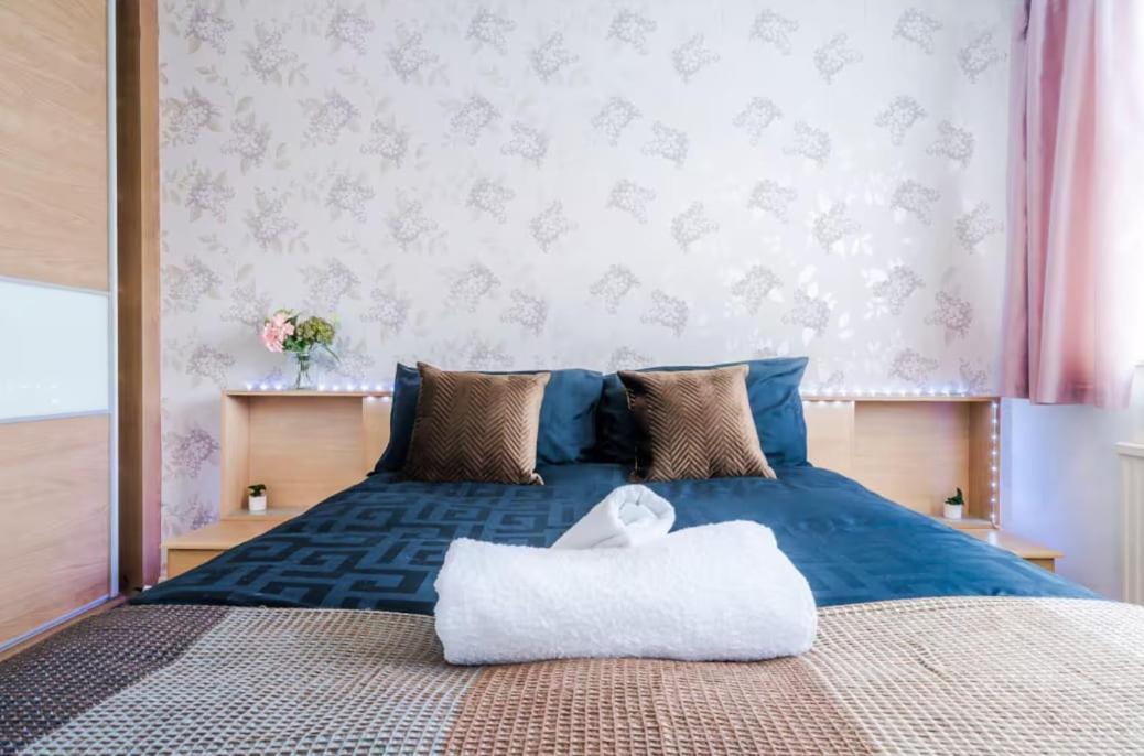 Photo of Bedroom in Oadby