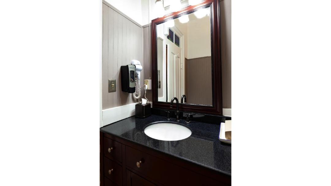 Photo of Bathroom in Cimarron