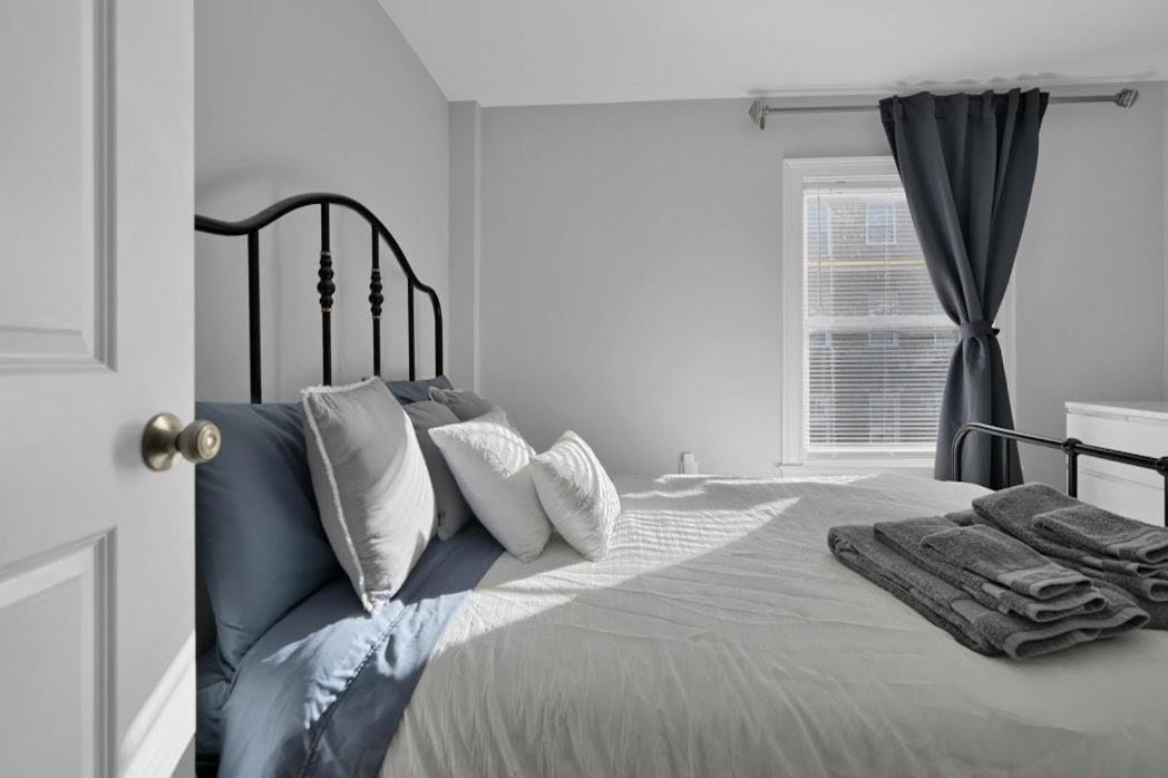 Photo of Others in Central-Maverick Square - Paris Street