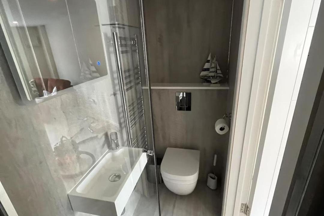 Photo of Others in Netley