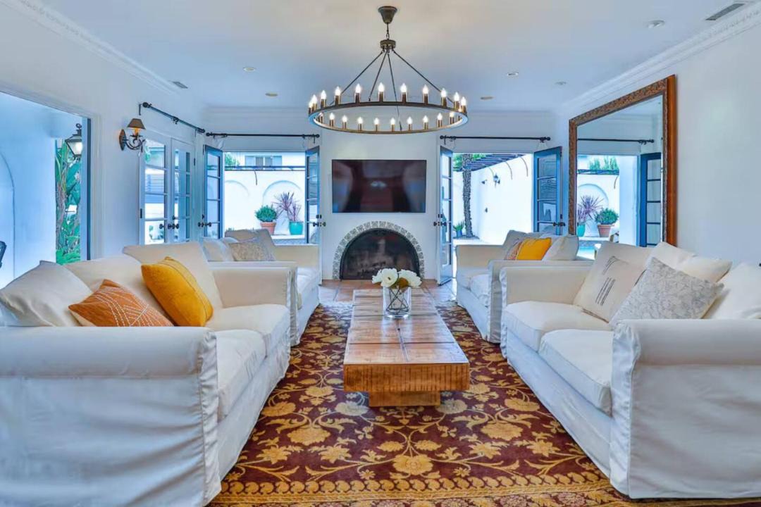 Photo of Livingroom in Sherman Oaks