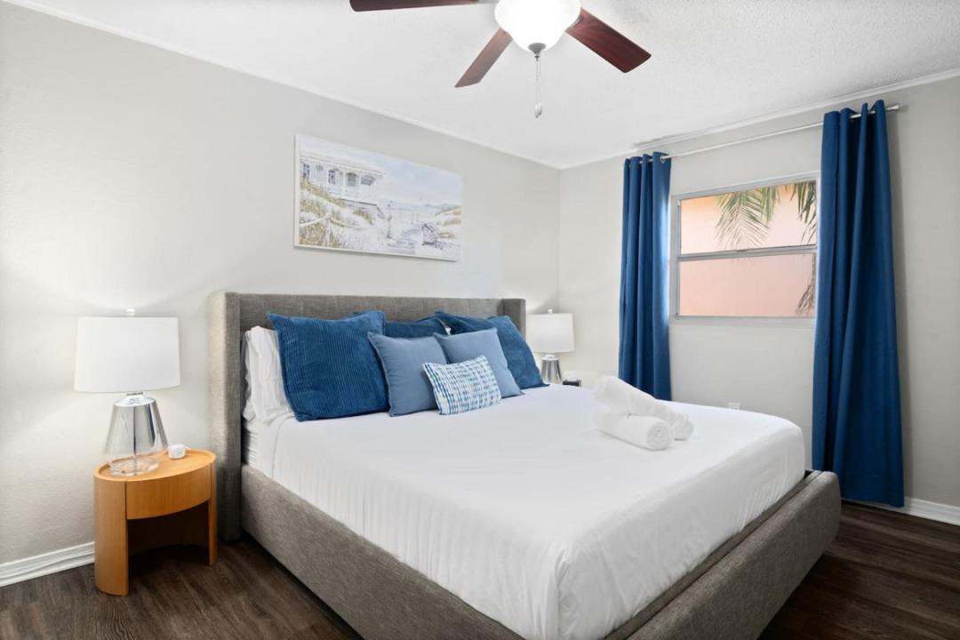 Photo of Bedroom in Bayshore Gardens