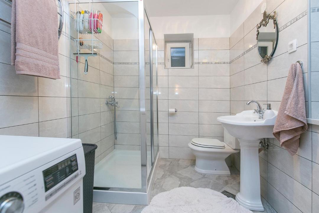 Photo of Bathroom in Plomin