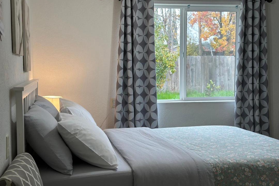 Photo of Bedroom in Arden-Arcade