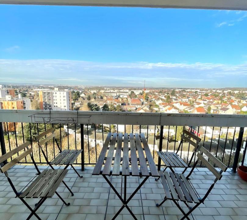 Photo of Others in Taverny