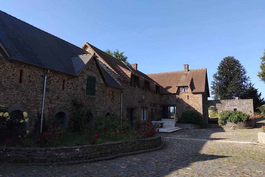 Photo of Others in Ernee