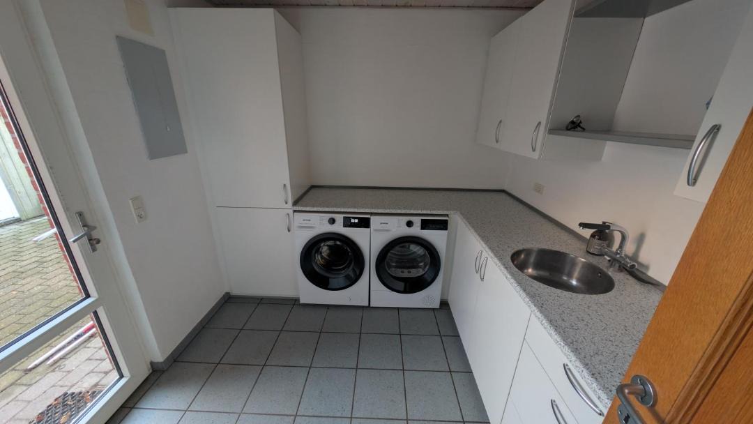 Photo of Others in Henne