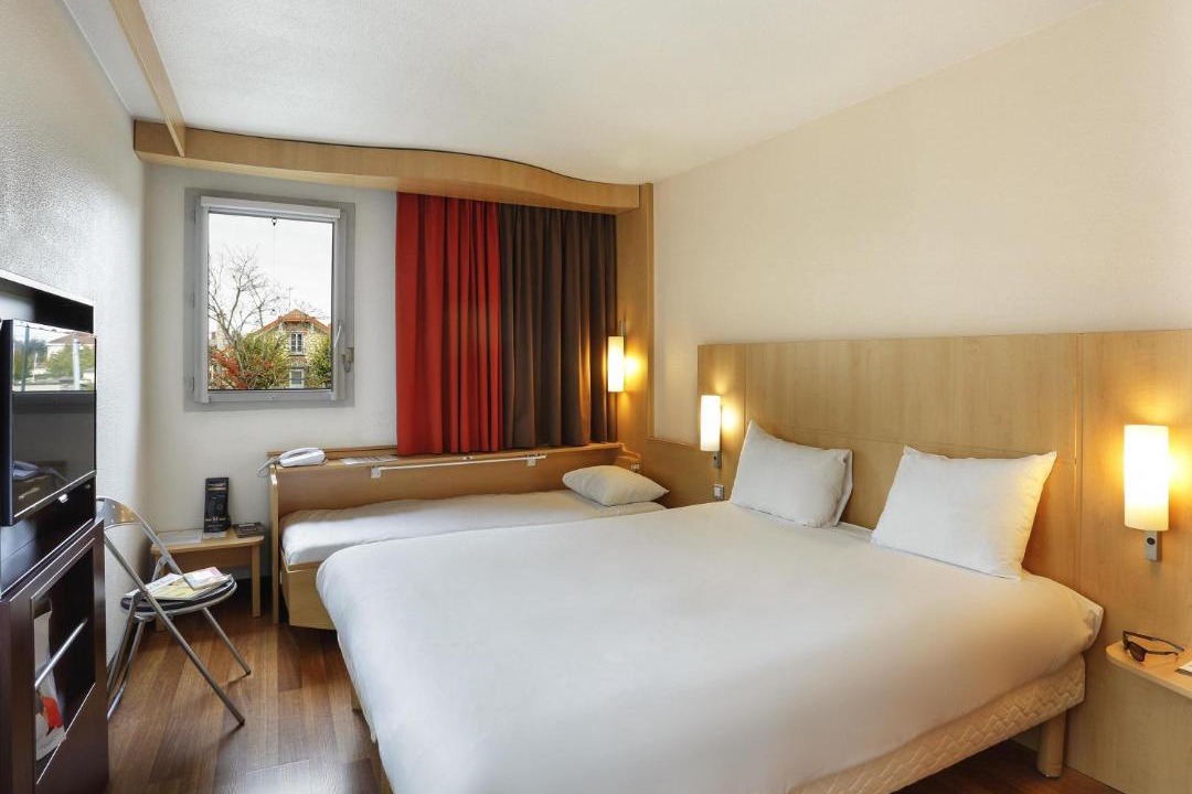 Photo of Bedroom in Etampes