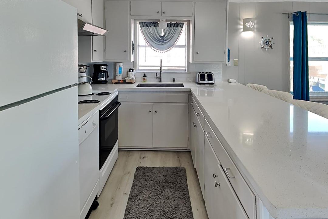 Photo of Kitchen in Jamaica Beach