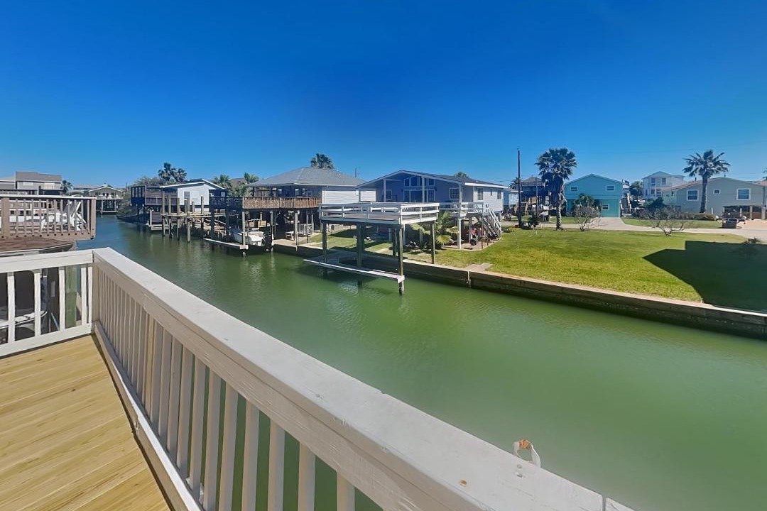Photo of Patio Balcony in Jamaica Beach