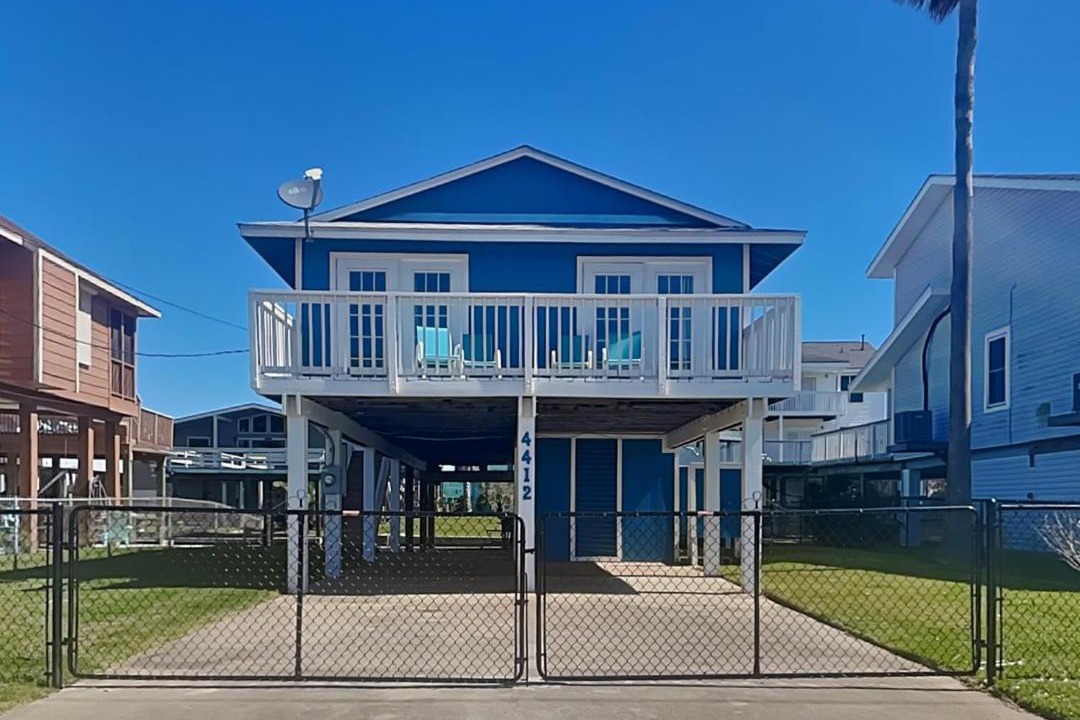 Photo of Others in Jamaica Beach
