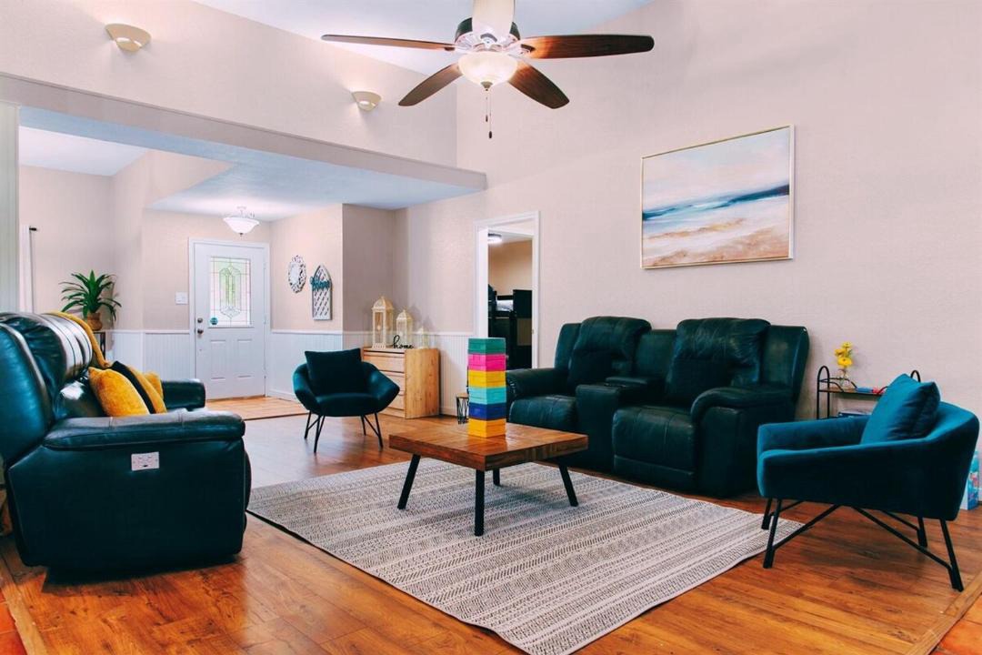 Photo of Livingroom in Cedar Hill