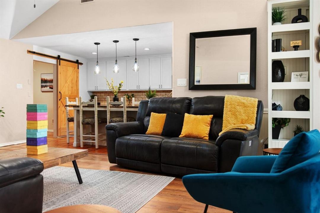 Photo of Livingroom in Cedar Hill