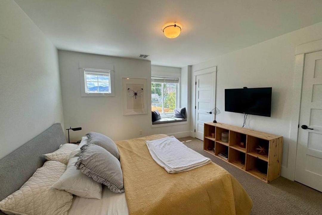 Photo of Bedroom in Oroville